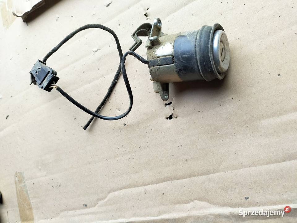 AUDI 80 B4 80B4 SEDAN WKŁADKA ZAMEK KLAPY Kamień-Kolonia sprzedam