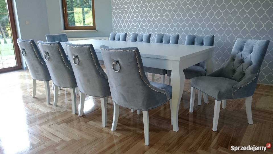 Pikowane krzesło hampton tapicerowane z kołatką pinezkami