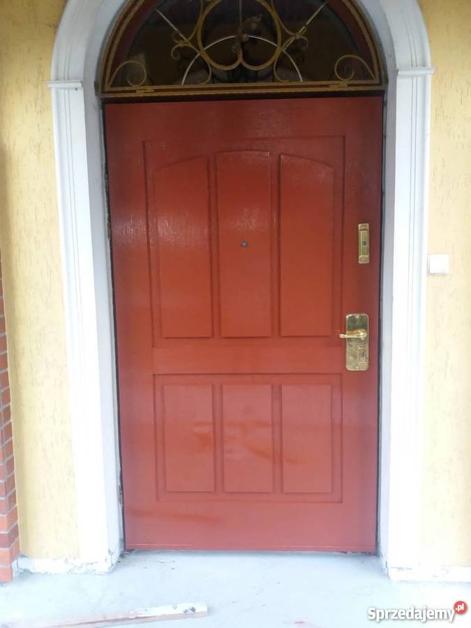 Malowanie renowacja drewnianych drzwi i okien usługi budowlane