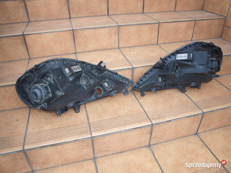 Opel Vivaro lampy przód 2007 2014r europa dostawcze