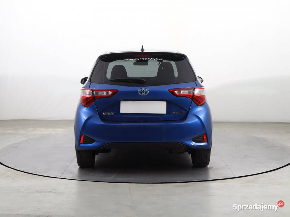 Toyota Yaris 15 Hybrid hybryda