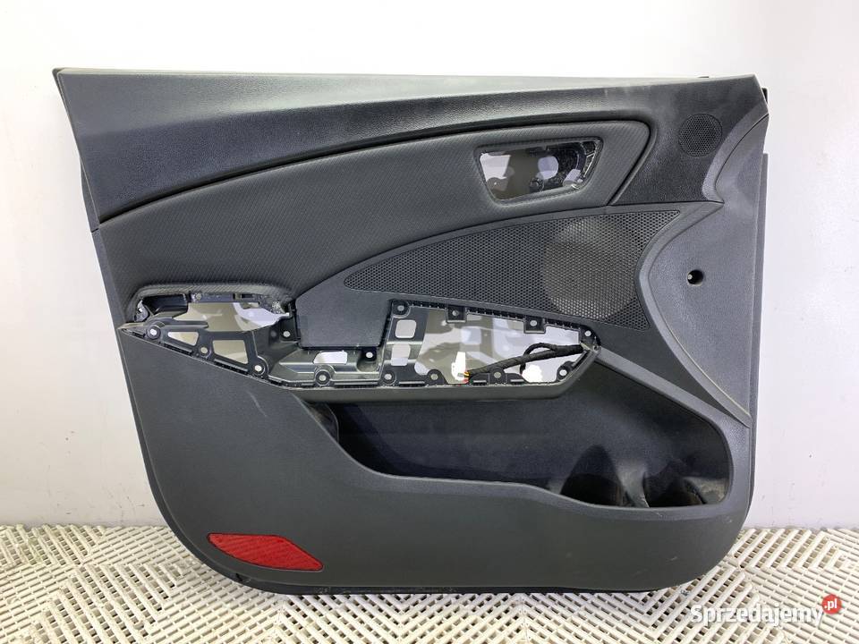 BOCZEK DRZWI LEWY PRZÓD SSANGYONG TIVOLI