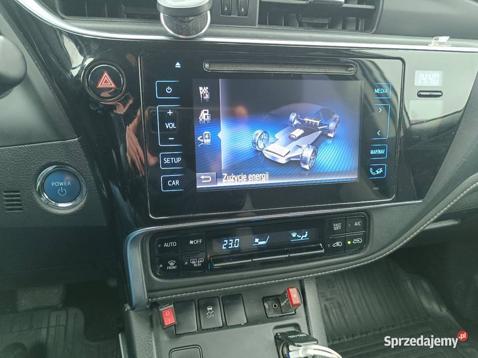 Toyota Auris 18 Premium hybryd CNG 2018 kombi