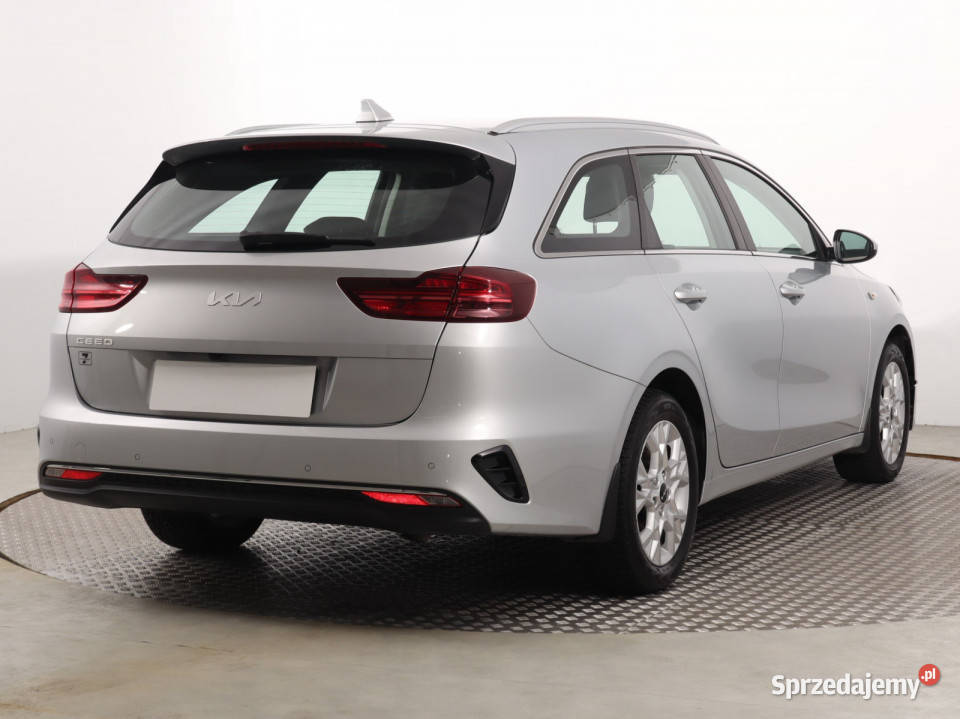 Kia Ceed 15 TGDI manualna