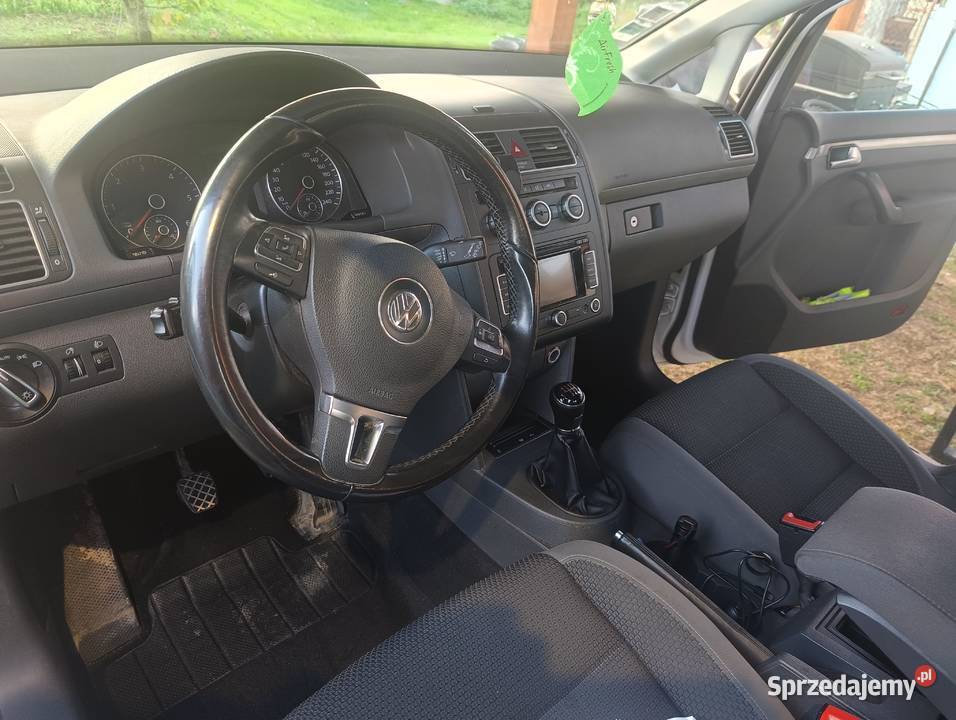 VW TOURAN 105KM Zadąbrowie