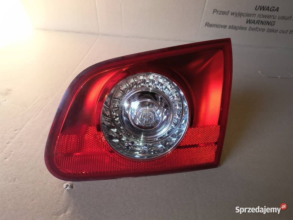 Vw Passat B6 Kombi Lampa tył tylna prawa w klapę dolnośląskie Domasław