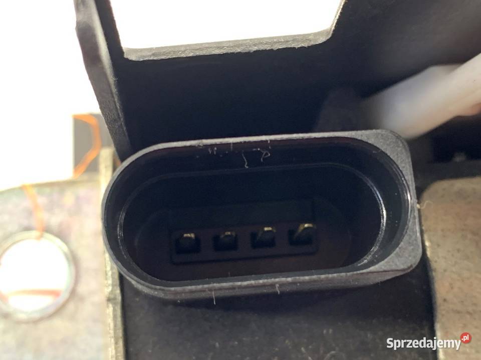 ZAMEK KLAPY TYŁ SKODA YETI Crossover 5L6827505C podkarpackie