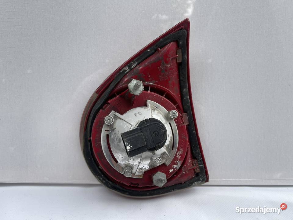 VW GOLF 5 LEWA LAMPA W KLAPĘ Ostroróg