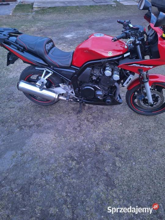 YAMAHA FZS600