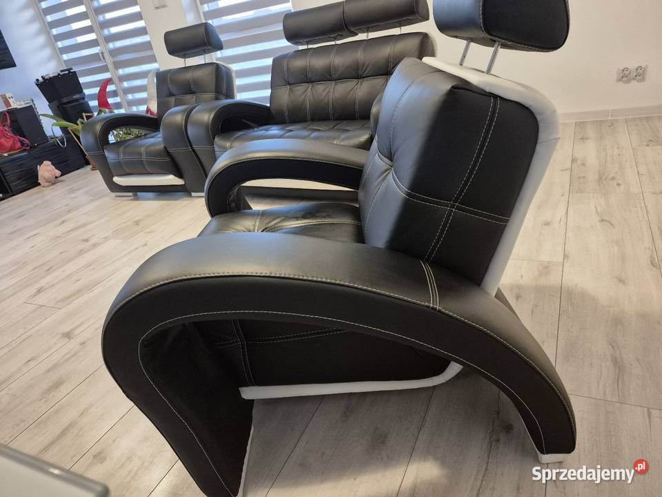 Sofa dwuosobowa plus dwa fotele osobowe