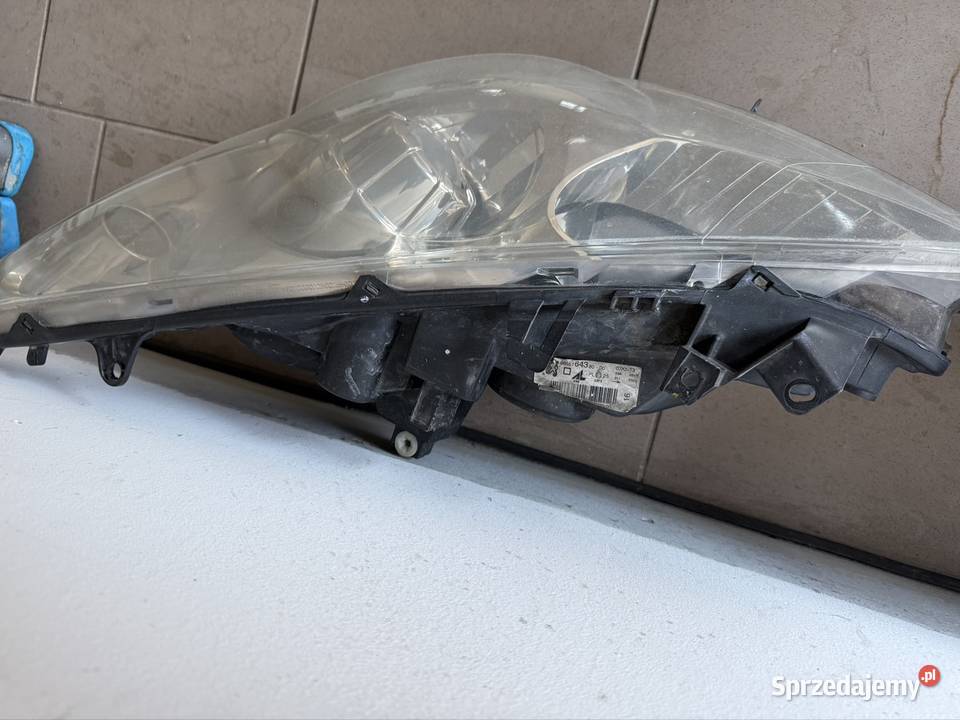 Lampy przednie Peugeot 307CC osobowe Jawor