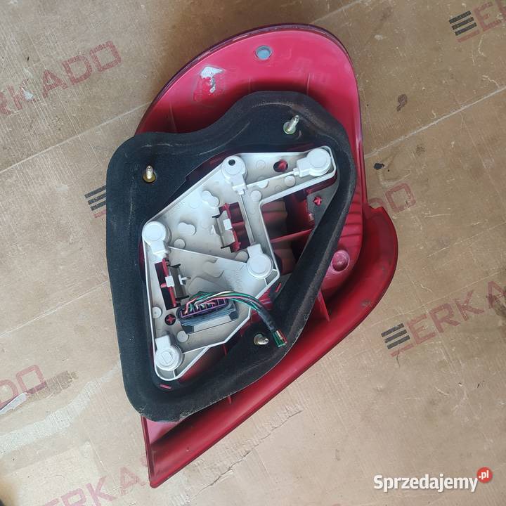 Lampa lewa prawa tył Toyota Avensis T22 hb mazowieckie