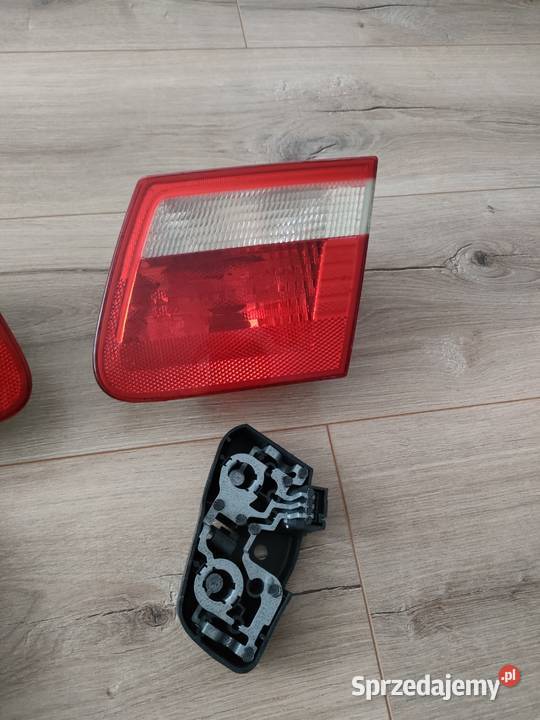 Lampy tylne klapy bagażnika BMW E46 Touring Biała Rawska