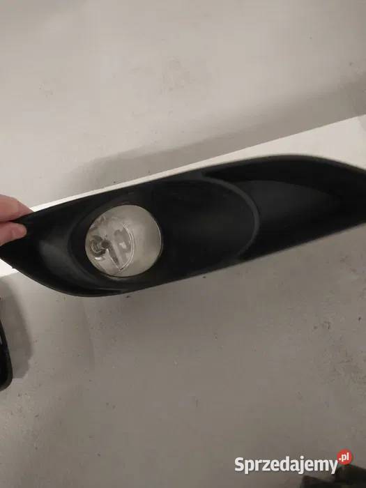 Lampy przeciw mgielne z maskownicą Auris 2006do Warszawa