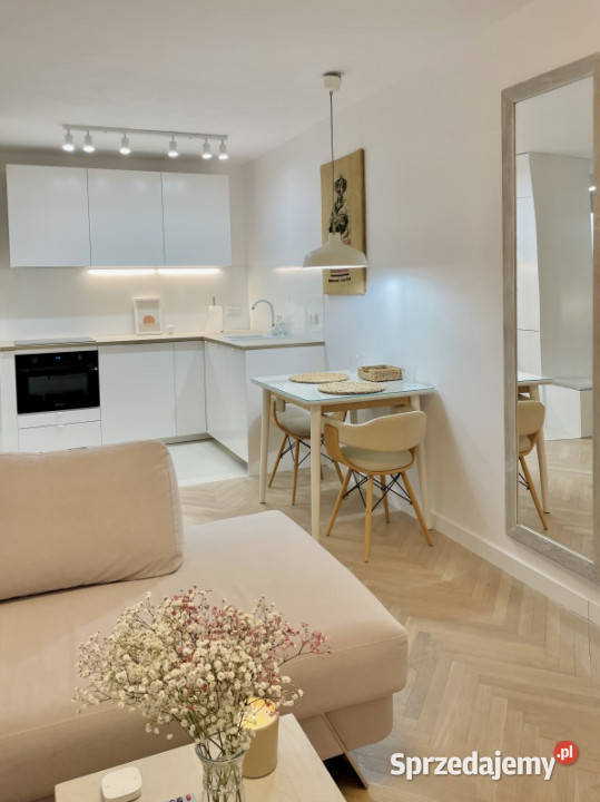 MOKOTÓW ładne 2 pokoje metrze park Warszawa