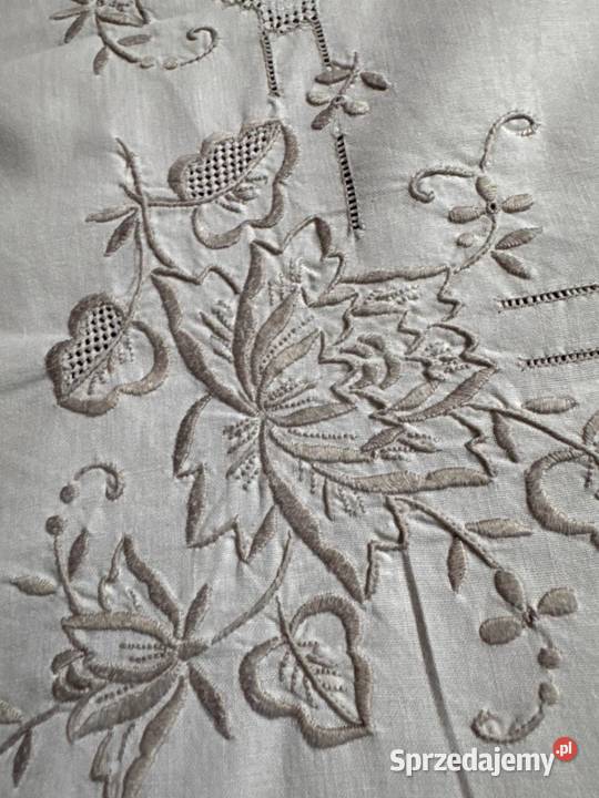 obrus szydełkowy haftowany rękodzieło beżowy Zabrze