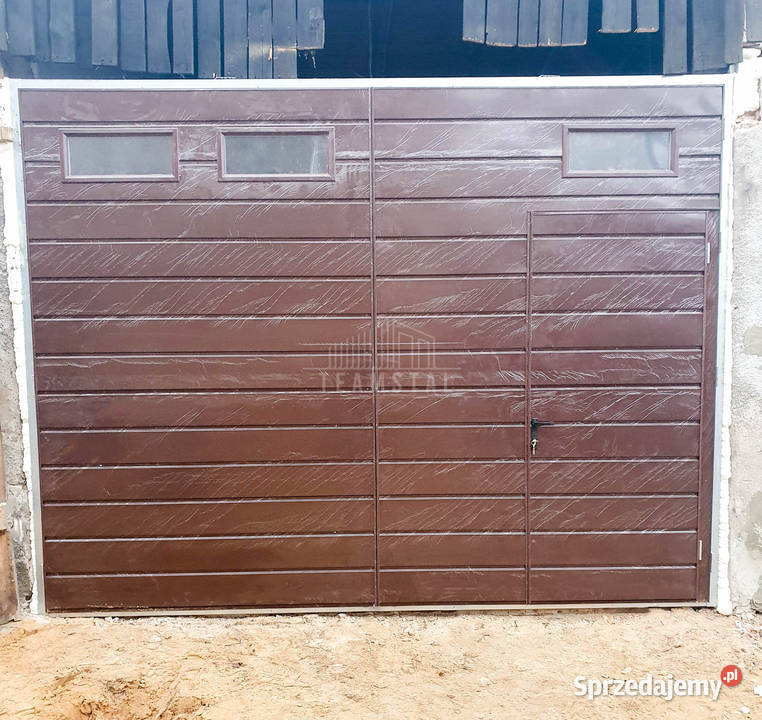 Bramy garażowe ze świetlikiem na wymiar Morąg