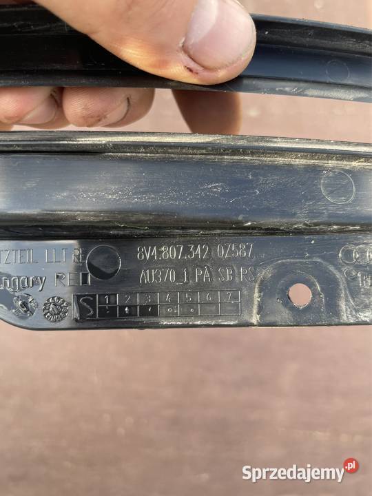 Ślizg zderzaka audi Rs3 8V 8V4807342 Łużna
