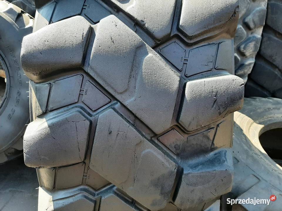 Opona używana 4607024 17524 46070R24 CAMSO 1200 Zaścianki