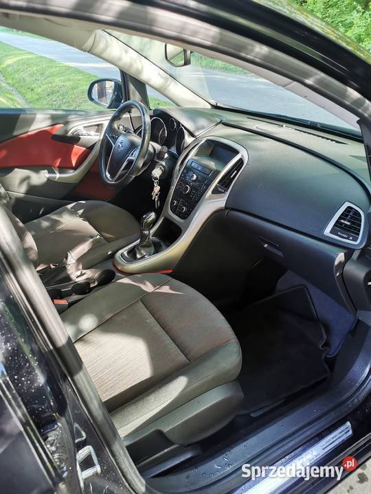 Opel Astra J 2011 Adamówka