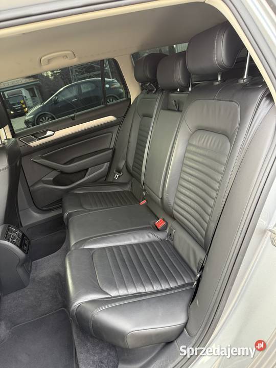 VW Passat B8 kombi 2017 benzyna 18 automat garażowany Warszawa