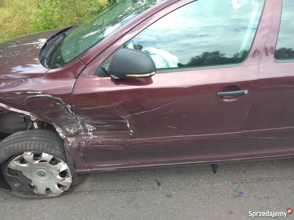 Skoda Octavia II FL 16 MPI LPG Uszkodzona kupiony w polskim salonie Gdańsk