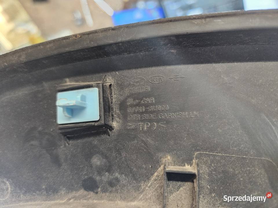 KIA SPORTAGE 3 III LISTWA BŁOTNIKA LEWY TYŁ LEWA osobowe Listwy i nakładki Międzychód