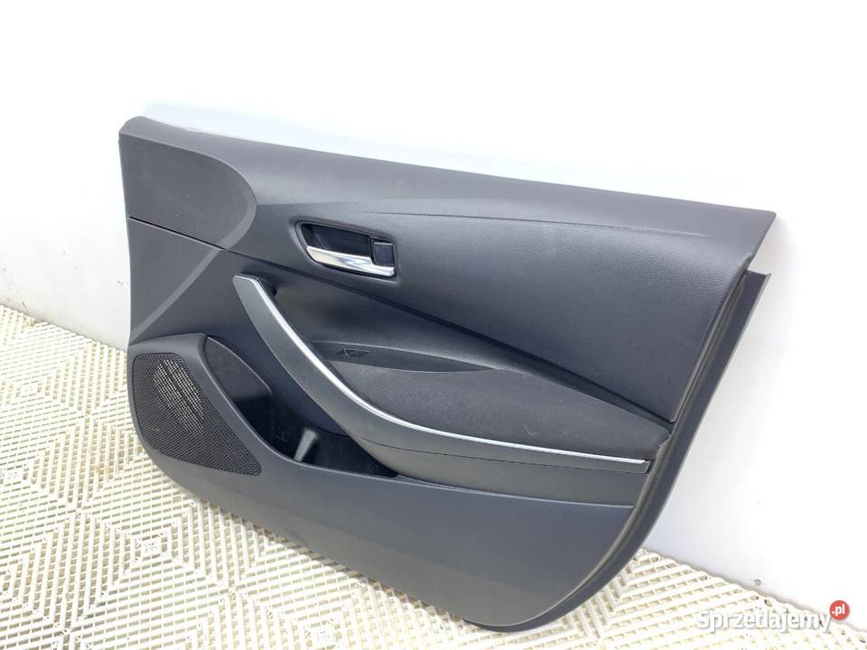 BOCZEK DRZWI PRAWY PRZÓD TOYOTA COROLLA E21