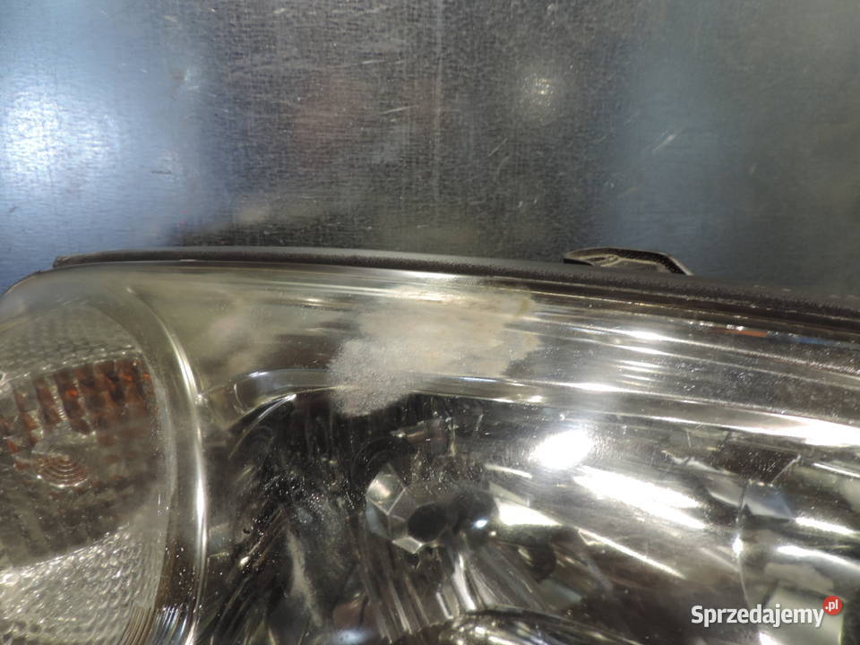 LAMPA PRAWA REFLEKTOR PRAWY PRZÓD TOYOTA RAV4 II Rok produkcji 2005 Lampy przednie Nowy Sącz