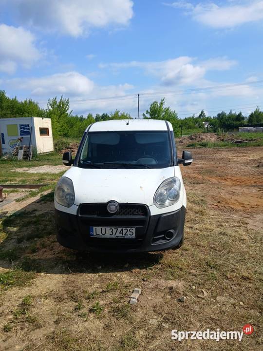 Sprzedam Fiata doblo nieuszkodzony Samochody dostawcze Ćmielów sprzedam