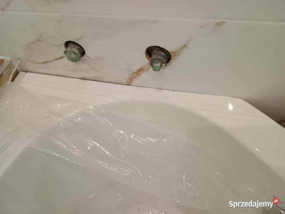 Wanna asymetryczna nowa lewa z folią Tuliszków