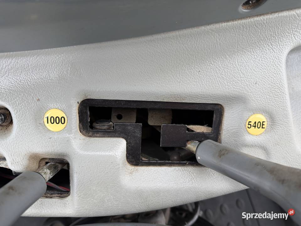 Valtra T213 Versu Biegi pełzające TUZ WOM Zambrów