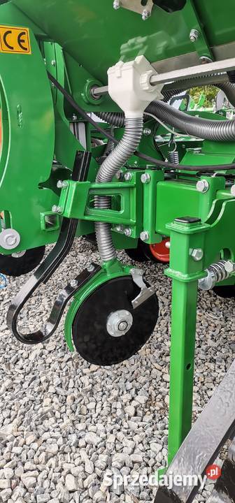 Siewnik punktowy pneumatyczny do Kukurydzy Apacz Tarnogród