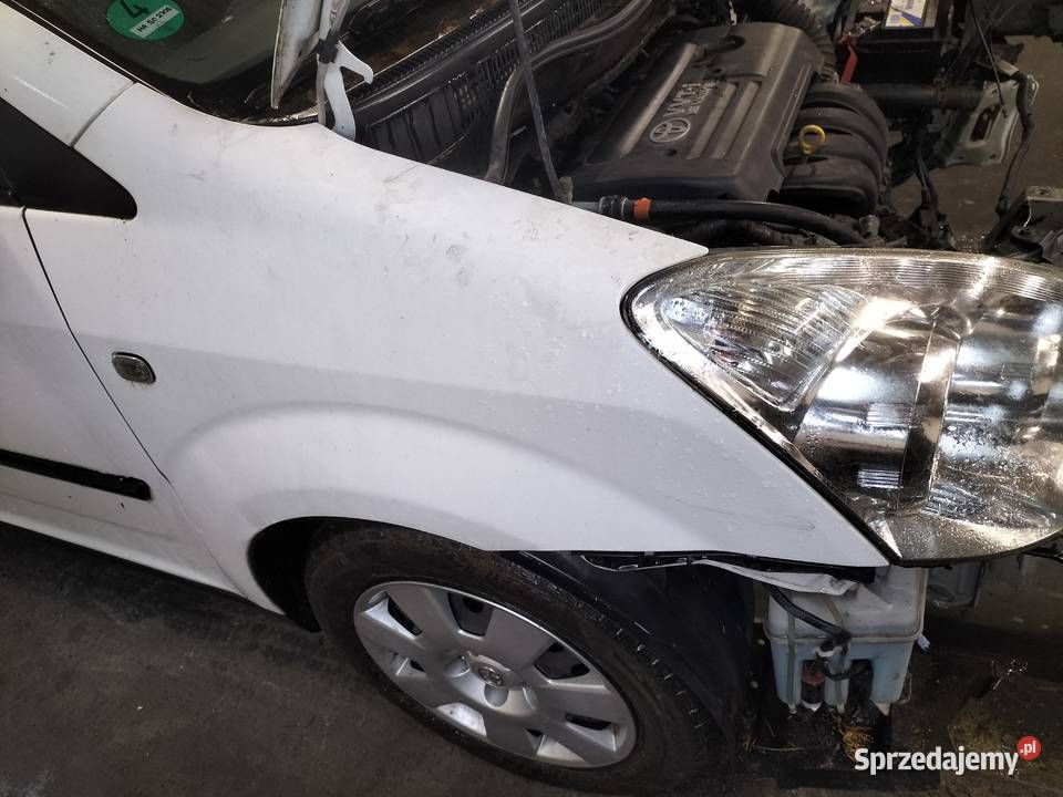 Toyota Corolla Verso 2 całą na części Piątkowo sprzedam