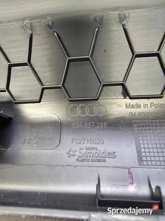 OSŁONA SŁUPKA POSZYCIA PRAWA AUDI Q3 F3 Przystajń