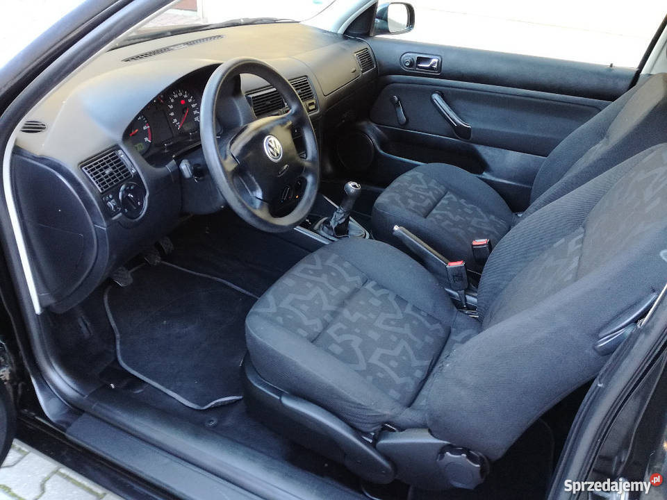 Volkswagen Golf 4 14 Benzyna Czarny Klima garażowany Zamość