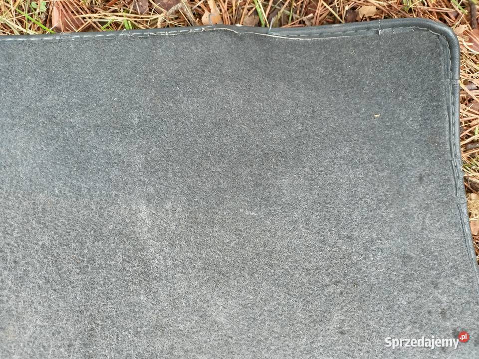 Mercedes W124 sedan wnęki wykładziny dywan tapicerki samochodowe