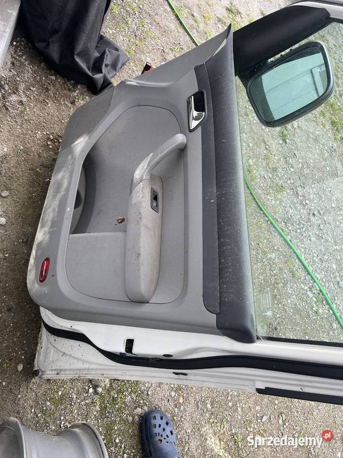 Drzwi prawe VW CADDY Kompletne bez rdzy Drzwi Darłowo sprzedam