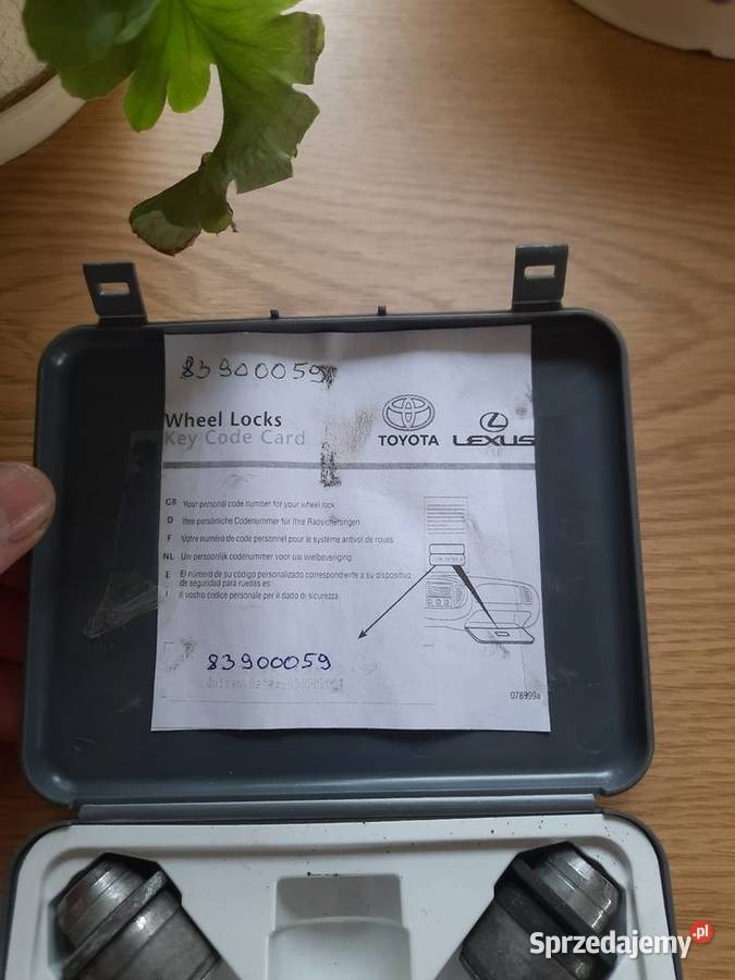 Sruby zabezpieczające toyota Śruby