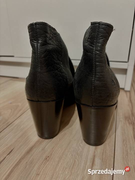 Czarne skórzane botki botki na słupku sztyblety Legionowo