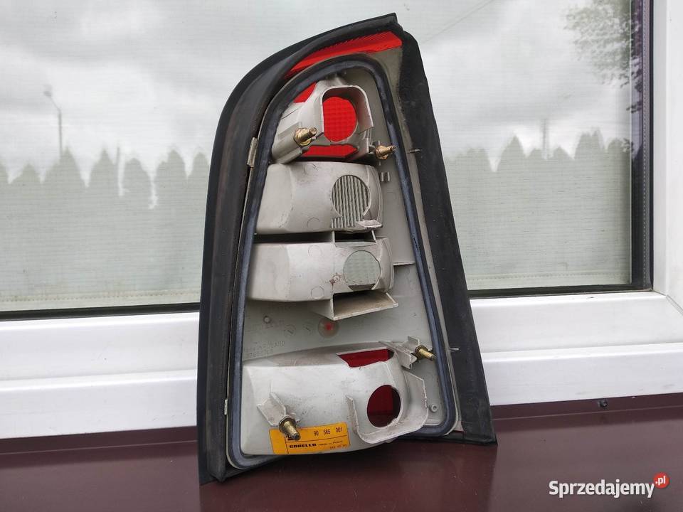 Opel Vectra B Kombi Caravan przedlift lampa tył Lampy tylne łódzkie Sieradz sprzedam