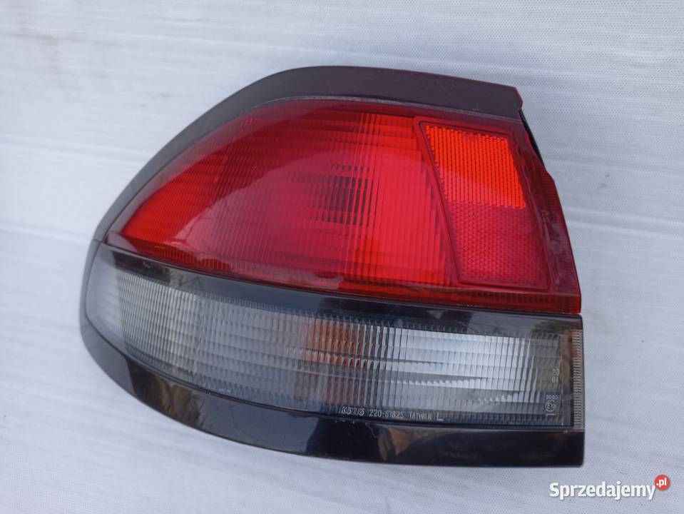 Mazda 626 V GF hatchback lampa tył tylna lewa Sieradz