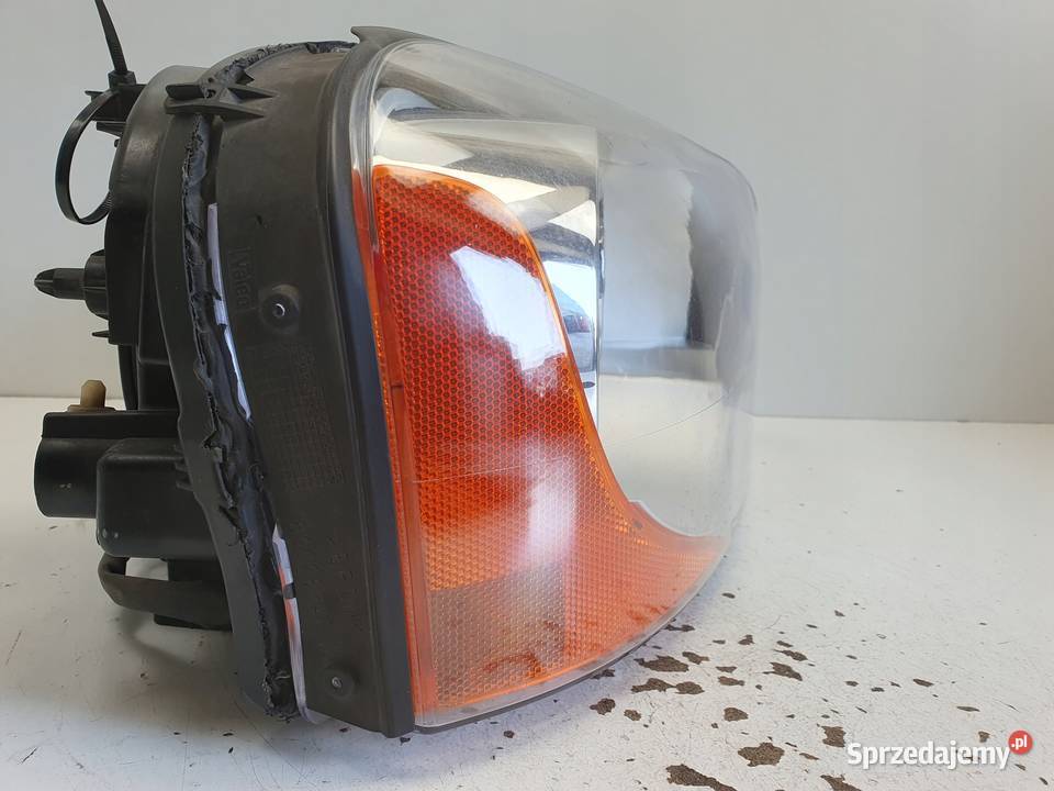 LAMPA PRAWA Volvo XC90 XENON PRZEDNIA prawy Chełm