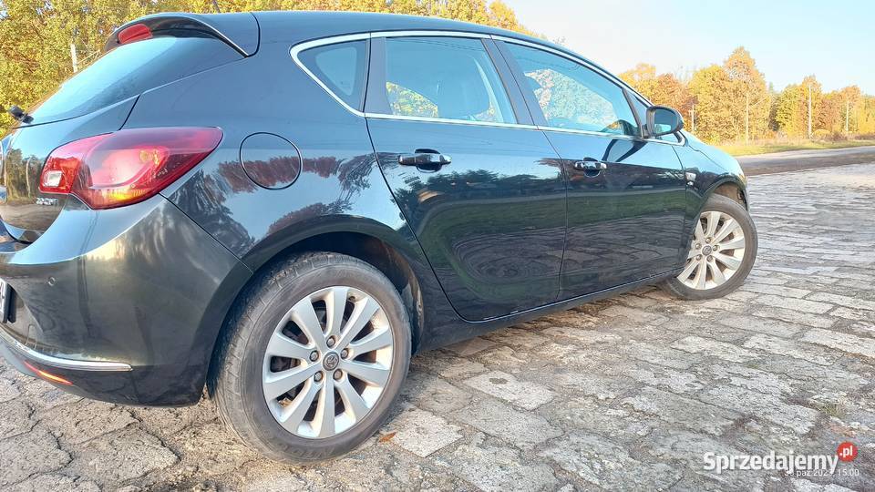 Opelvauxhall astra J nieuszkodzony mazowieckie sprzedam
