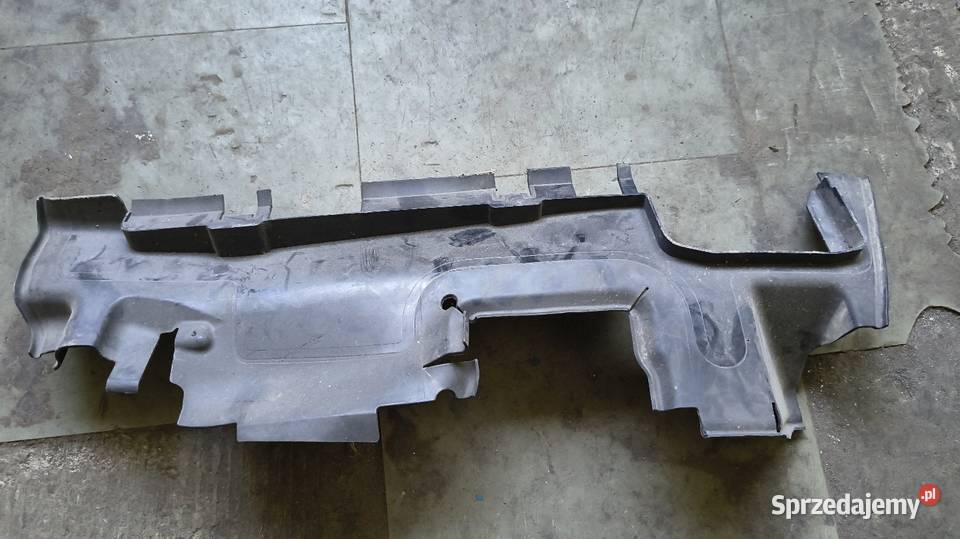 Audi Q3 8U kierownica powietrza prawa 8U0121284M Bolęcin