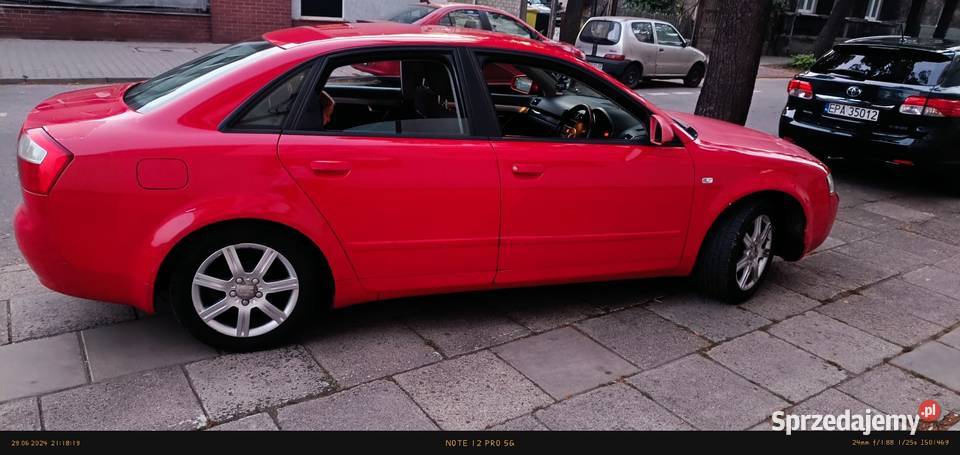 Sprzedam audi a4b6 w Angliku kupiony w Polsce Pabianice