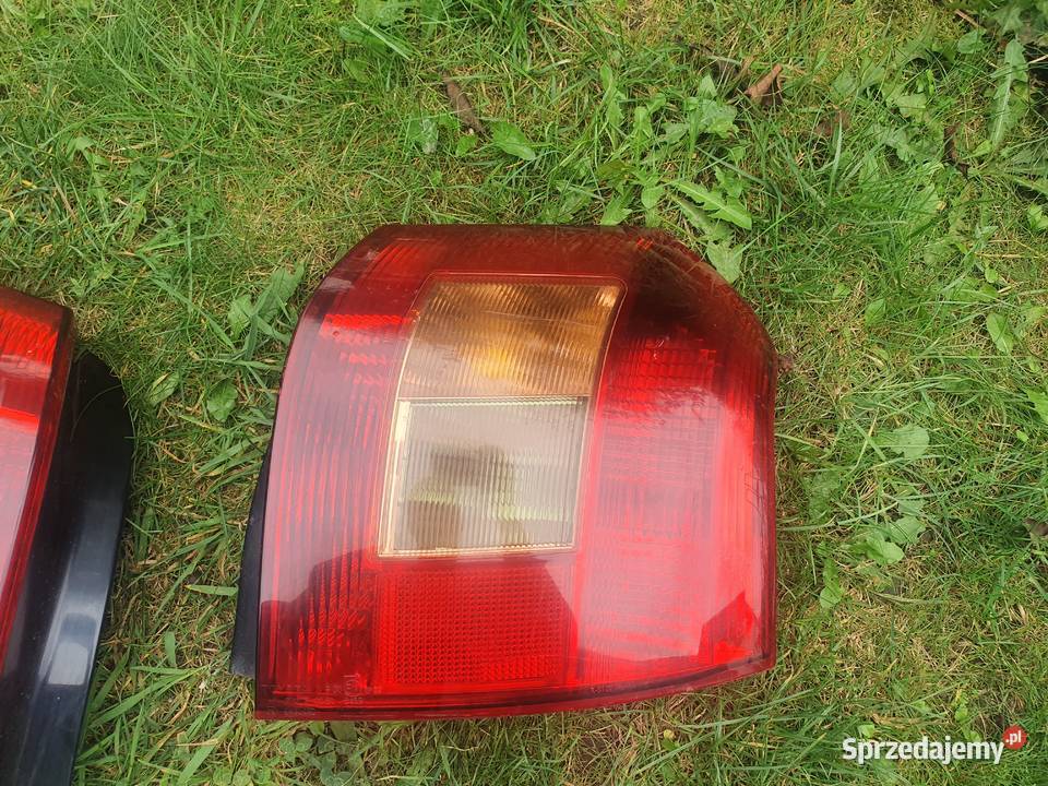 Lampa tylna prawa Toyota Corolla E12 hatchback Kraków