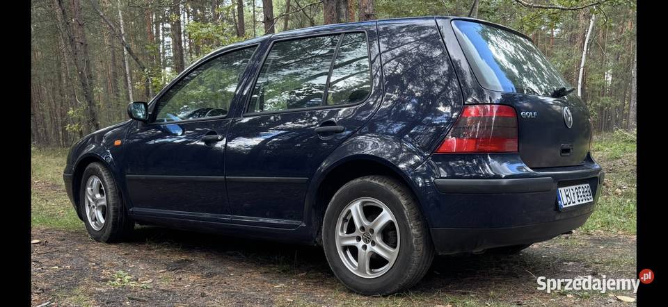 VW Golf 4 16 LPG granatowy Biłgoraj