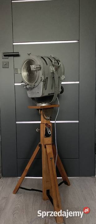 Lampa loft Vintage teatralno filmowa PRL zabytek wielkopolskie Poznań
