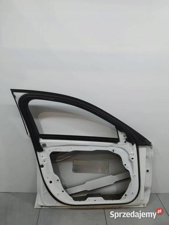 DRZWI LEWE PRZÓD 799 MercedesBenz Cklasa IV 2014 sprzedam